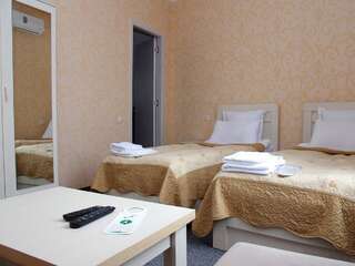 Отель Hotel Shalimar Тбилиси Трехместный номер с видом на город-2